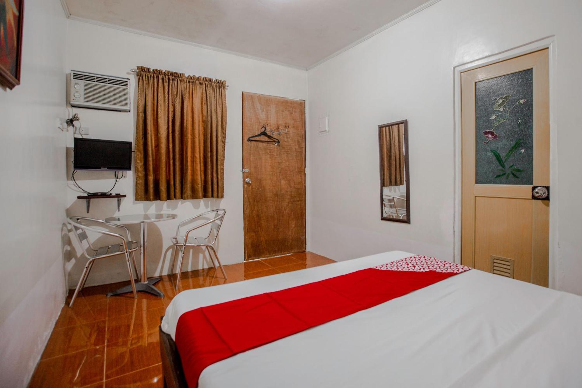 Oyo 741 Sierra Travellers Inn Tagaytay City Kültér fotó