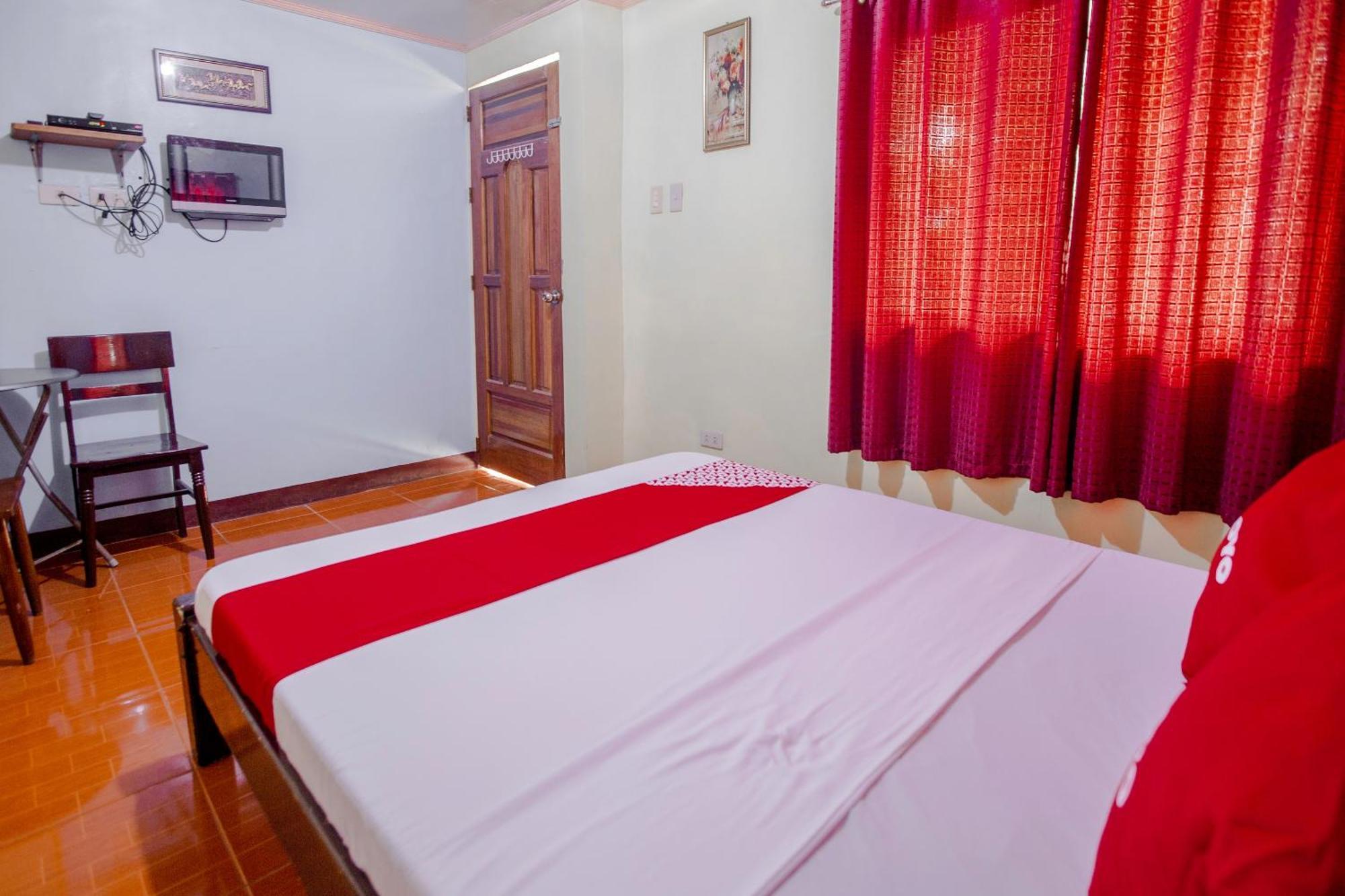 Oyo 741 Sierra Travellers Inn Tagaytay City Kültér fotó