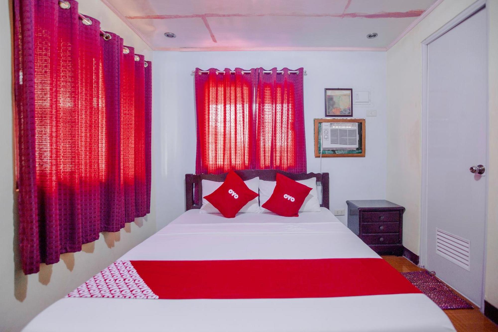 Oyo 741 Sierra Travellers Inn Tagaytay City Kültér fotó
