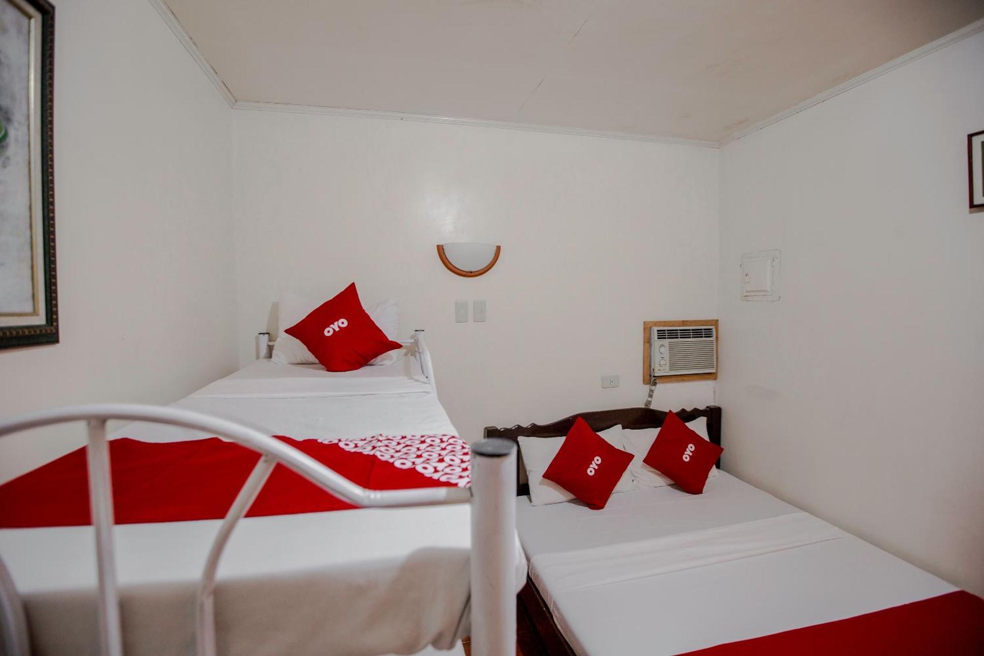 Oyo 741 Sierra Travellers Inn Tagaytay City Kültér fotó