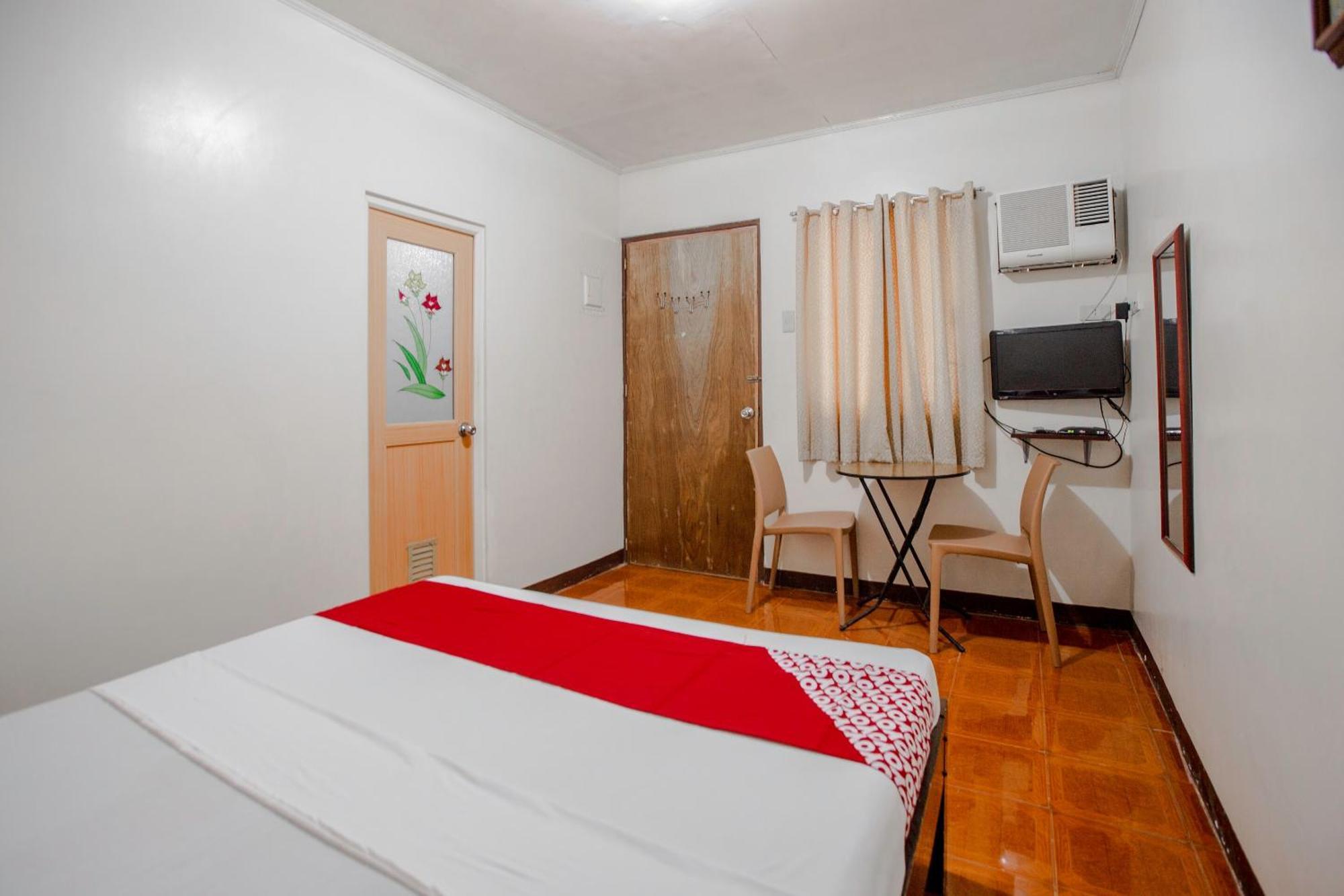 Oyo 741 Sierra Travellers Inn Tagaytay City Kültér fotó