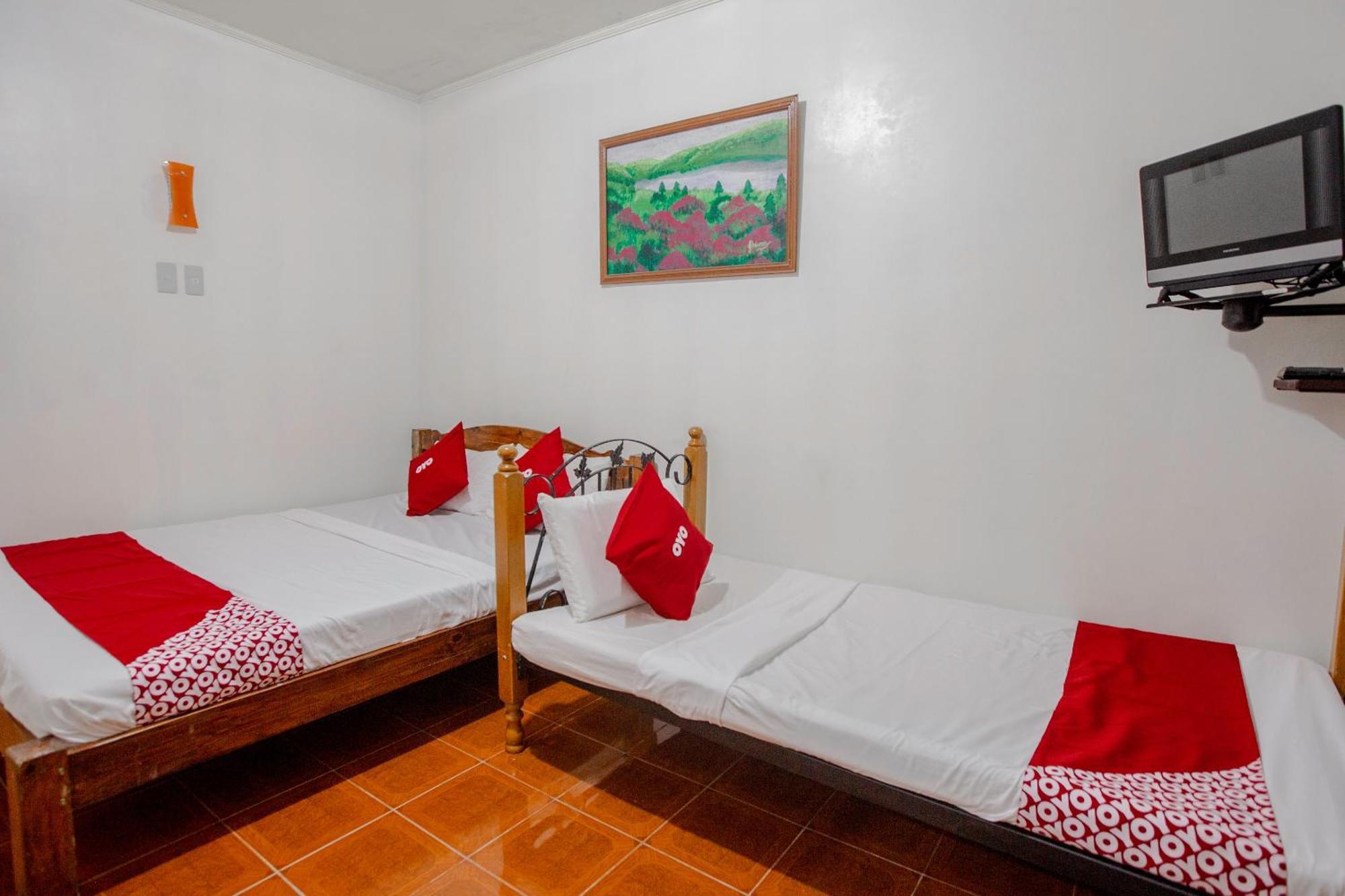 Oyo 741 Sierra Travellers Inn Tagaytay City Kültér fotó