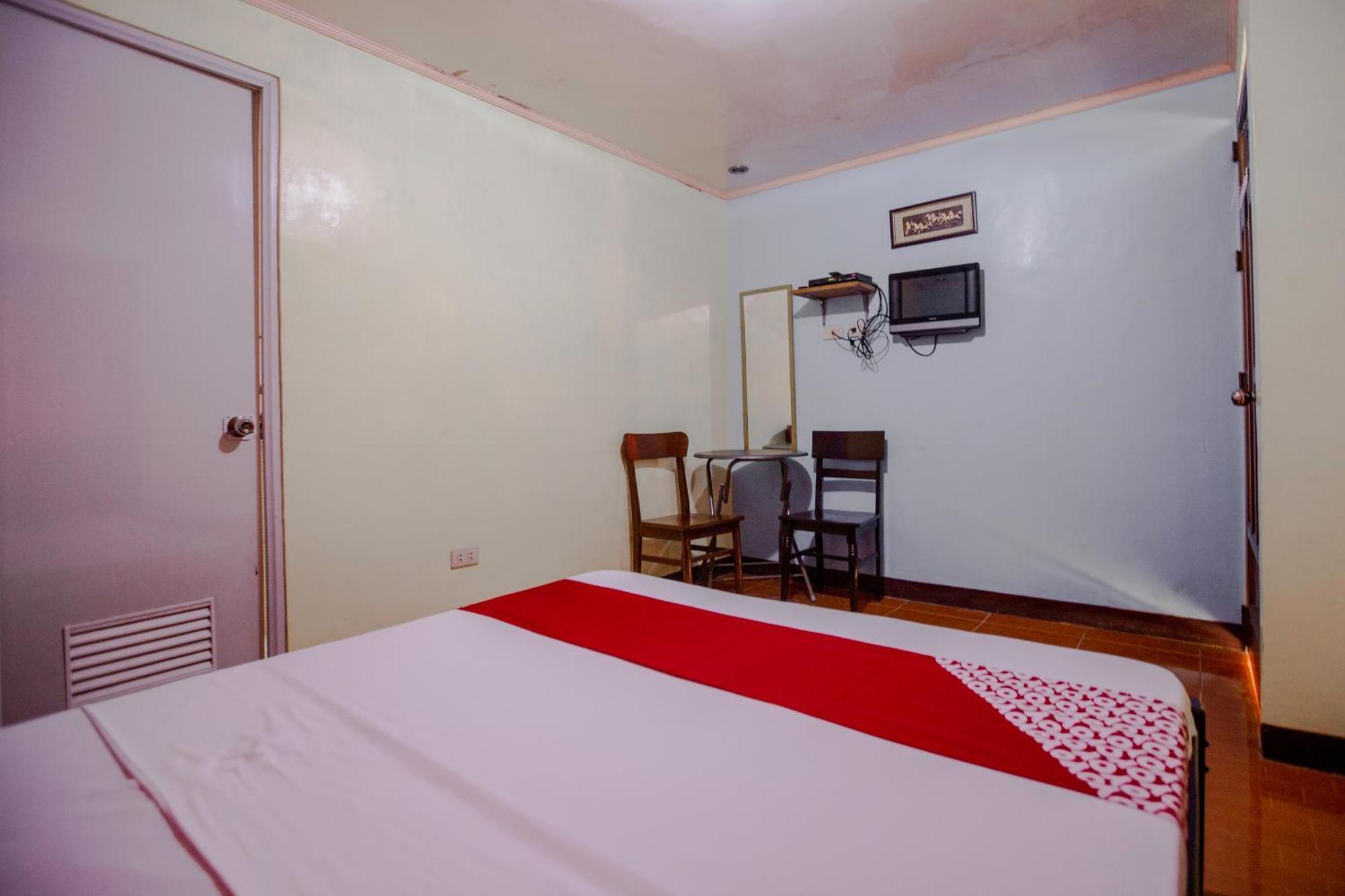 Oyo 741 Sierra Travellers Inn Tagaytay City Kültér fotó