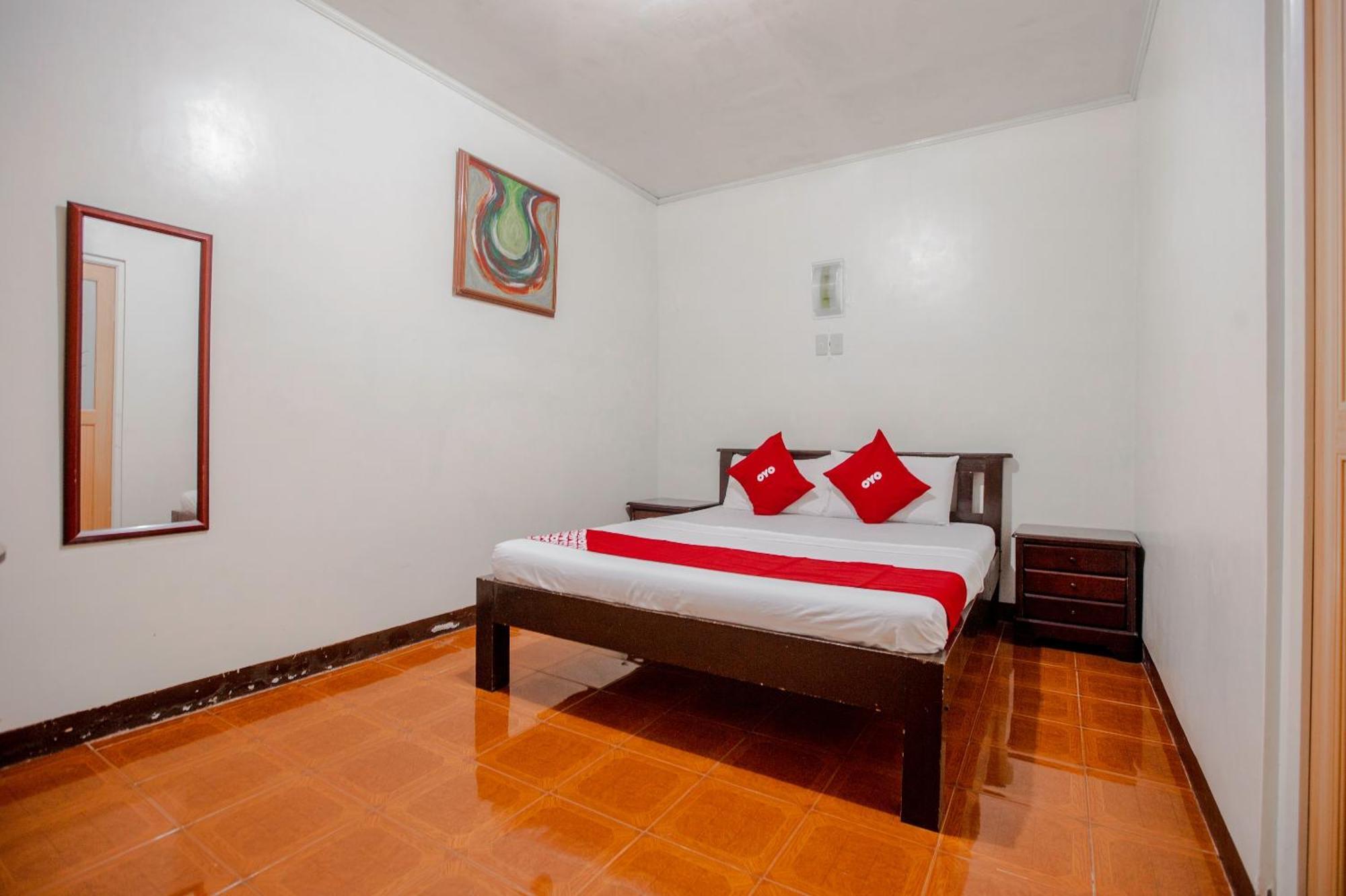 Oyo 741 Sierra Travellers Inn Tagaytay City Kültér fotó