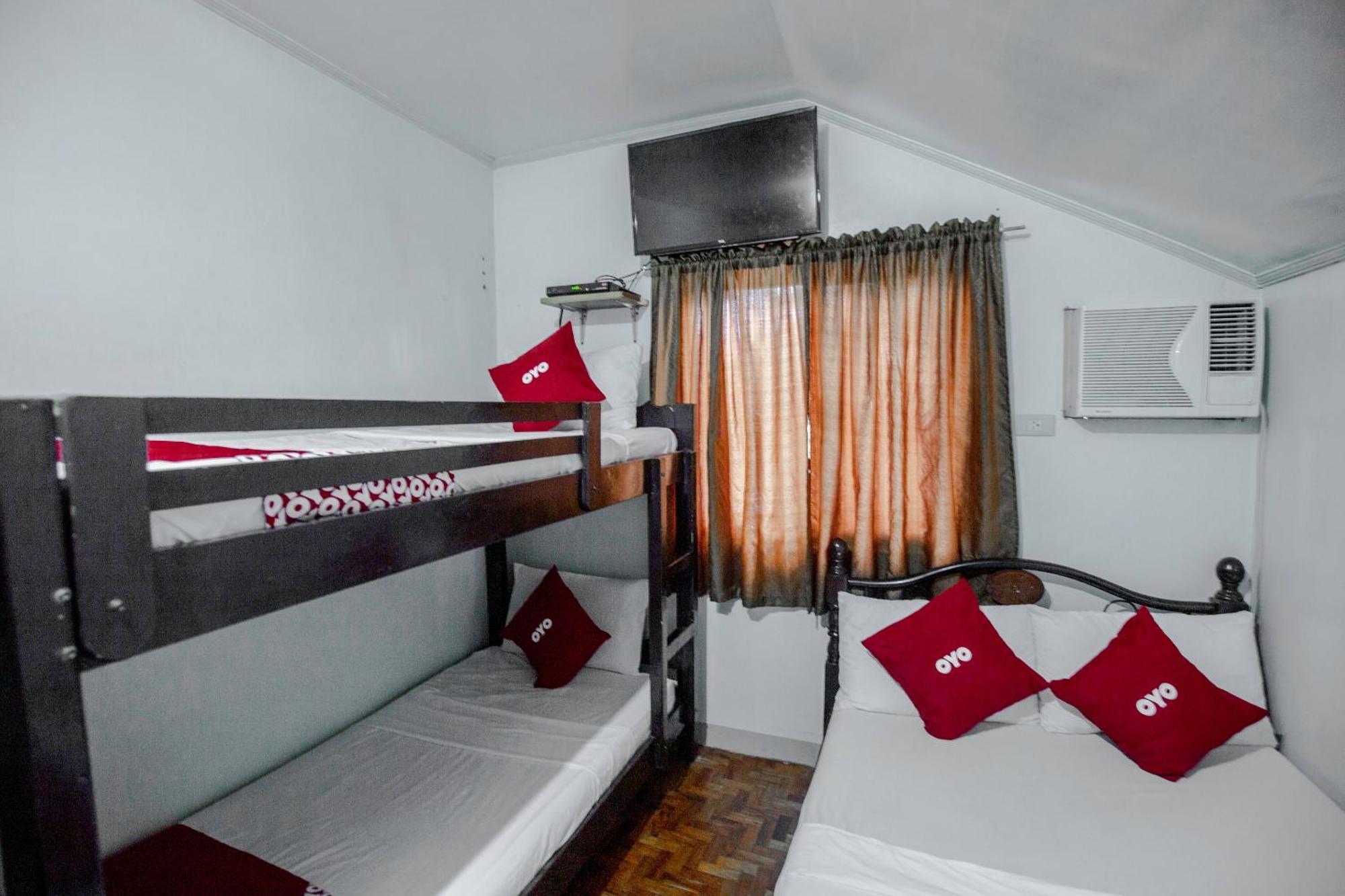 Oyo 741 Sierra Travellers Inn Tagaytay City Kültér fotó
