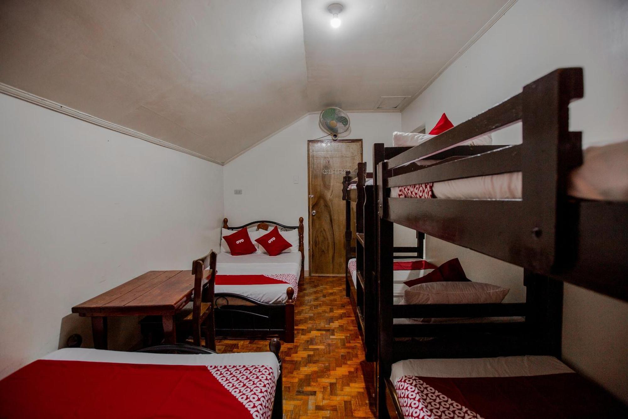 Oyo 741 Sierra Travellers Inn Tagaytay City Kültér fotó