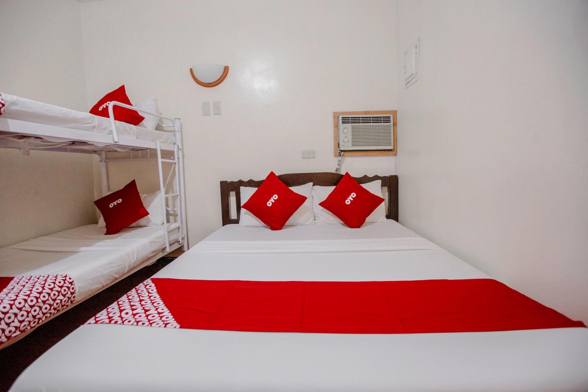 Oyo 741 Sierra Travellers Inn Tagaytay City Kültér fotó