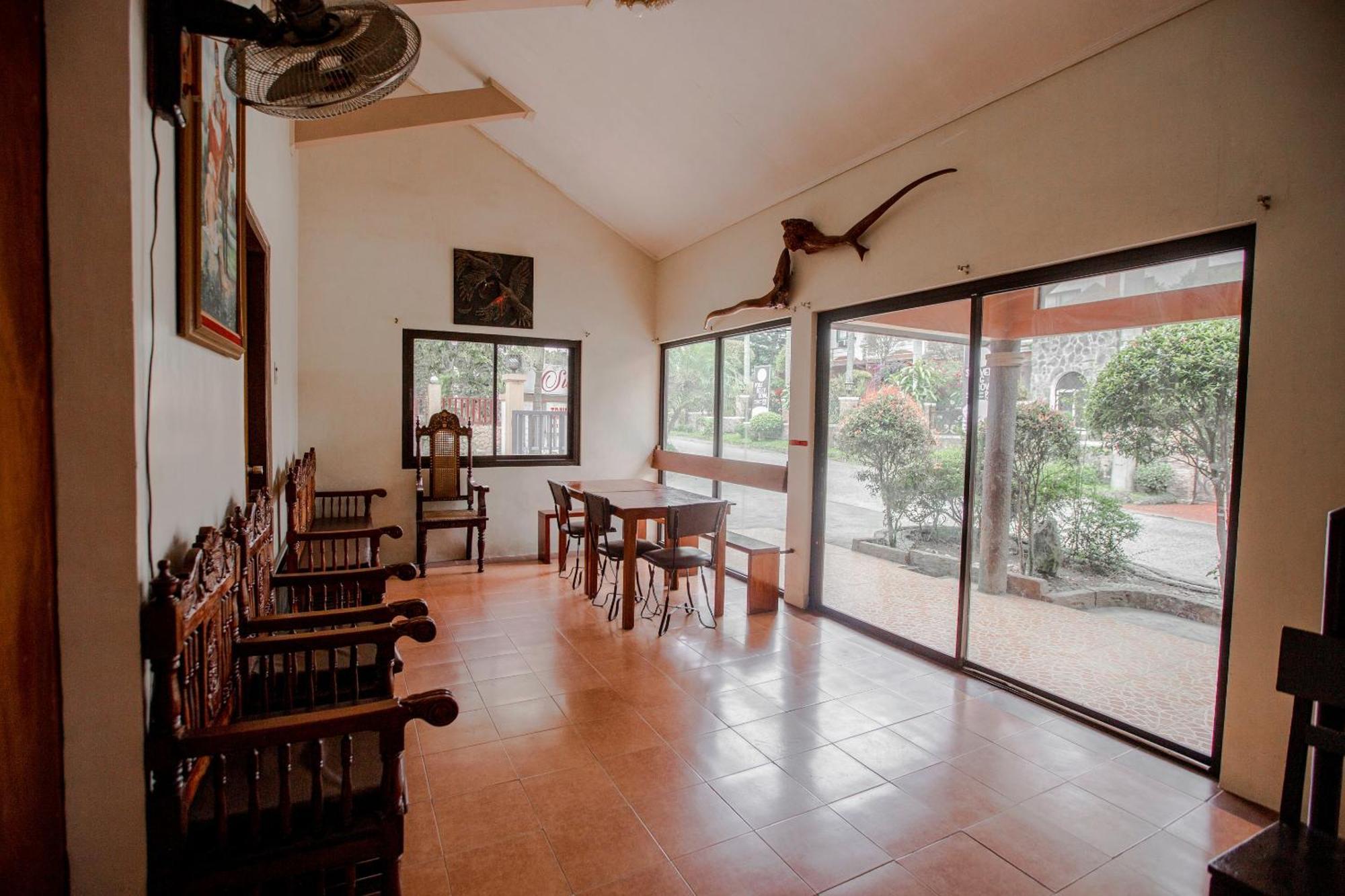 Oyo 741 Sierra Travellers Inn Tagaytay City Kültér fotó