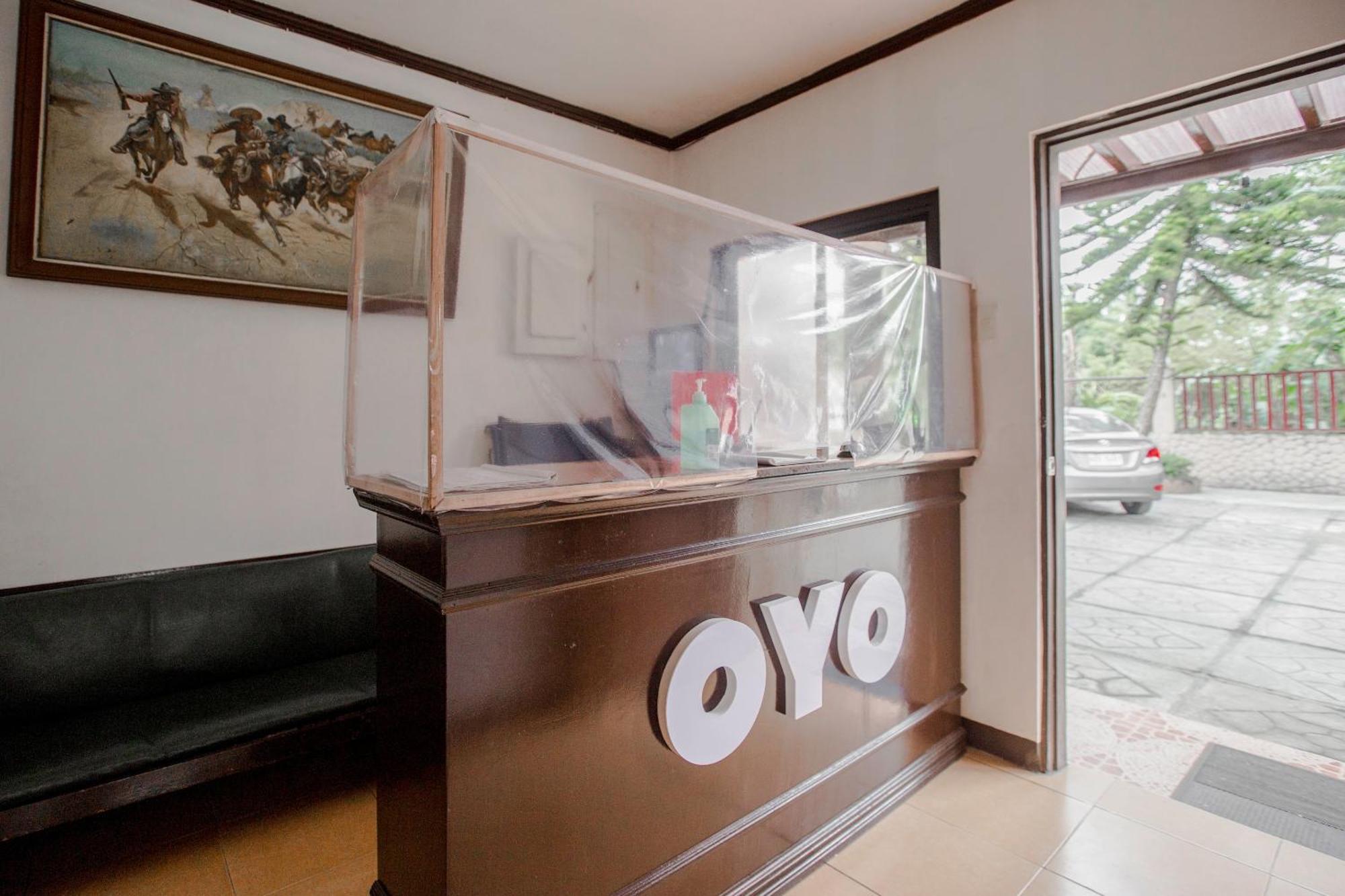 Oyo 741 Sierra Travellers Inn Tagaytay City Kültér fotó
