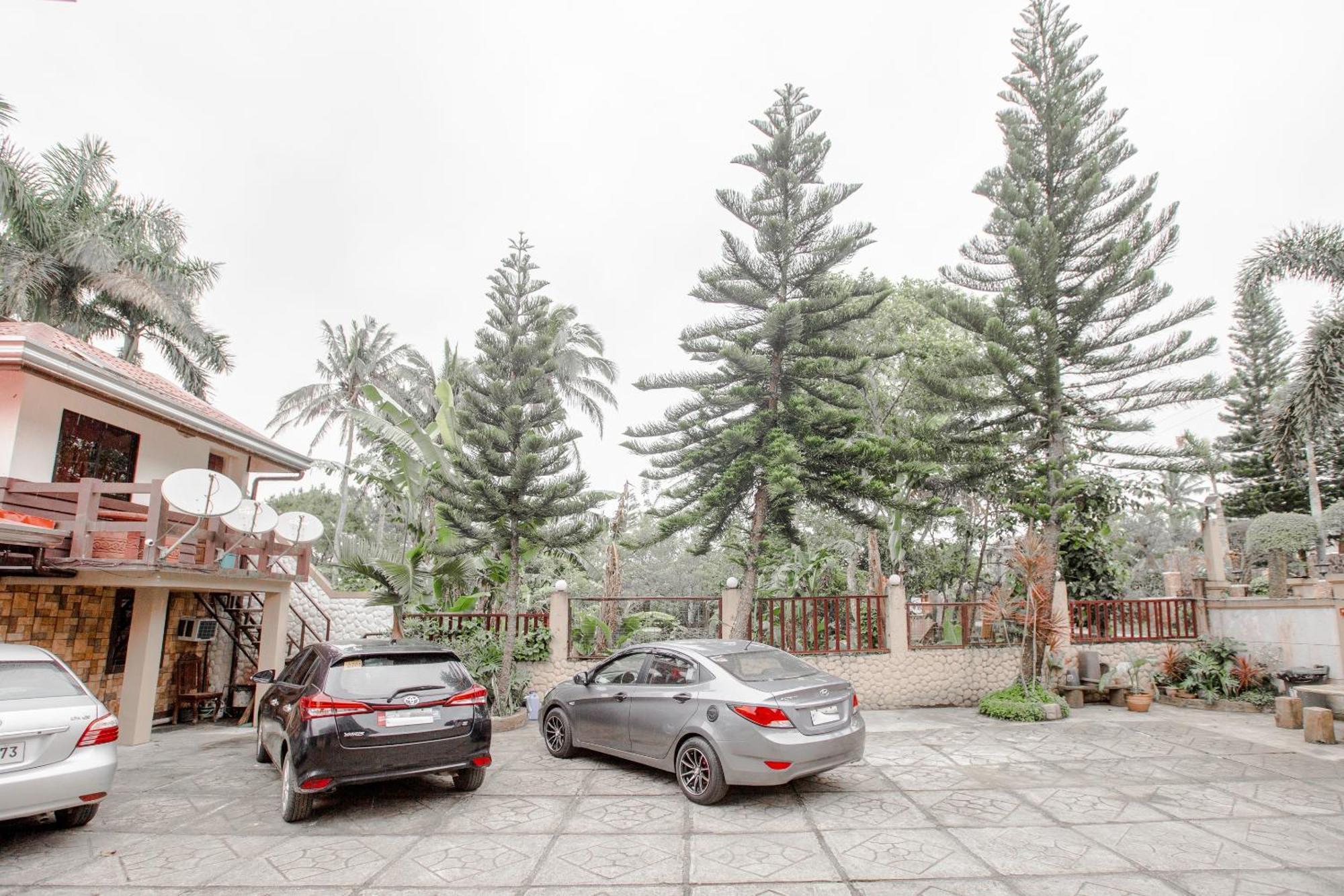 Oyo 741 Sierra Travellers Inn Tagaytay City Kültér fotó