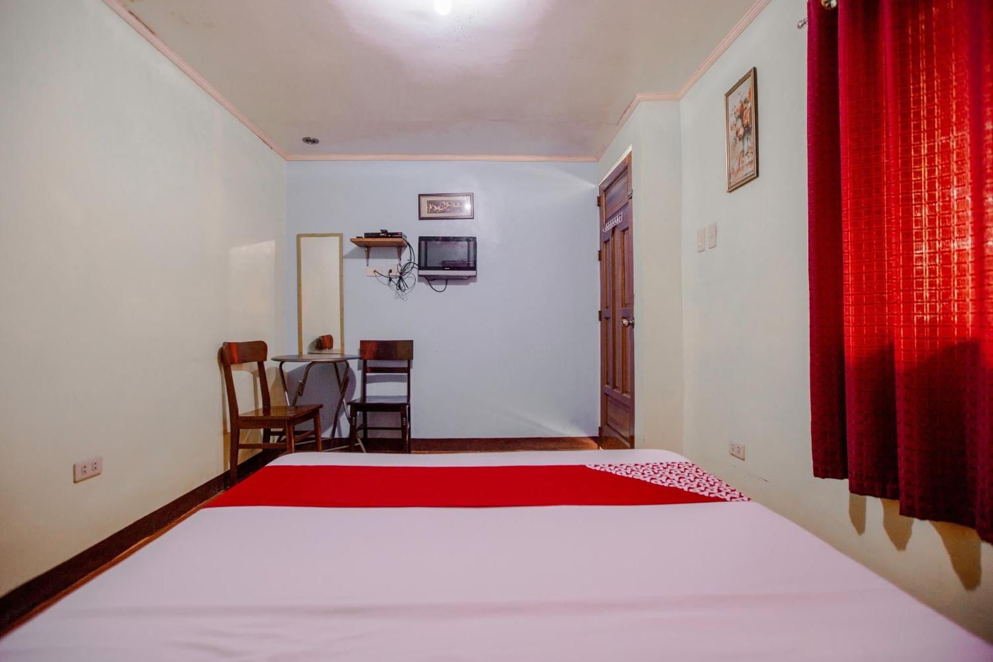 Oyo 741 Sierra Travellers Inn Tagaytay City Kültér fotó