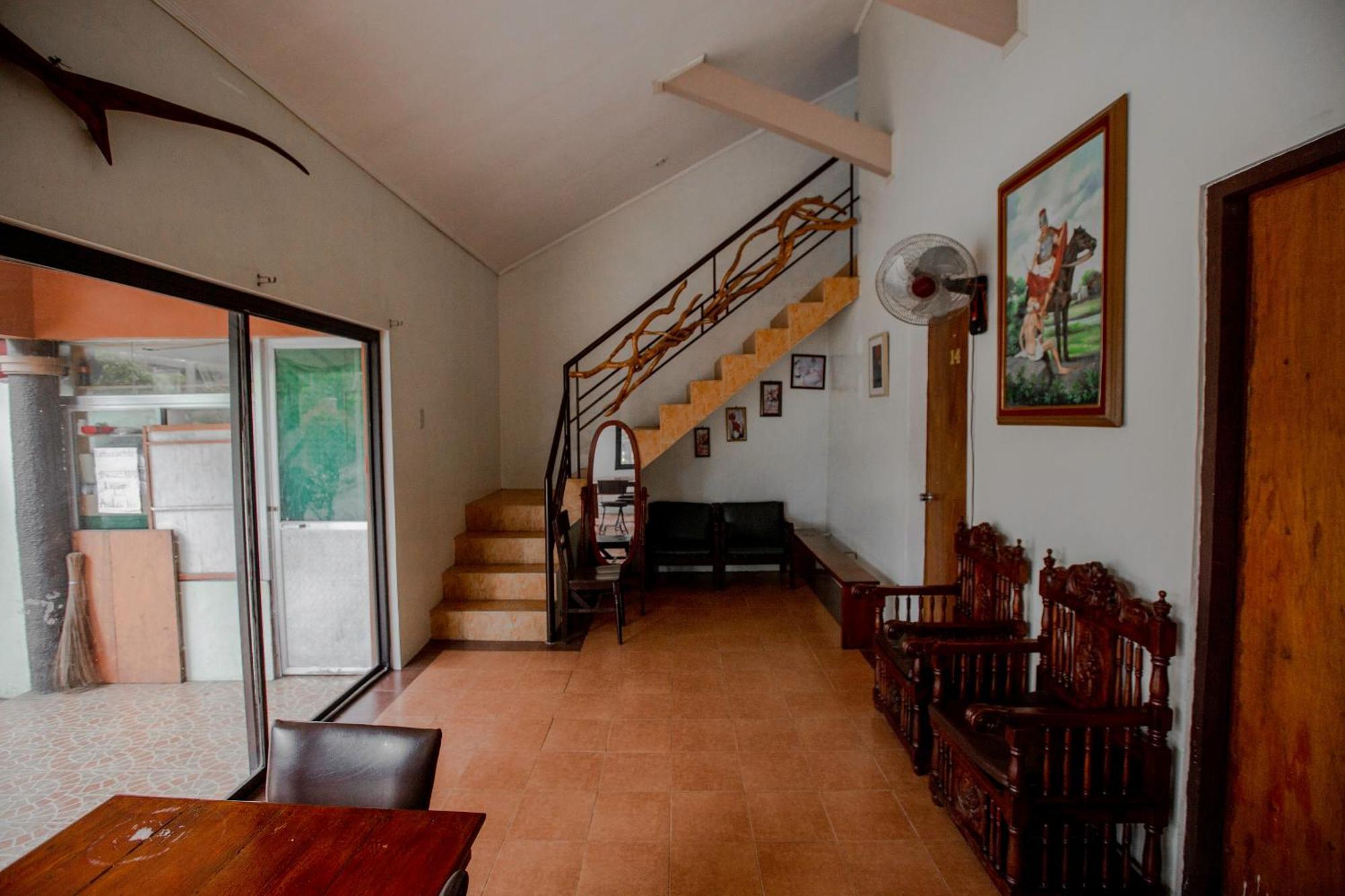 Oyo 741 Sierra Travellers Inn Tagaytay City Kültér fotó