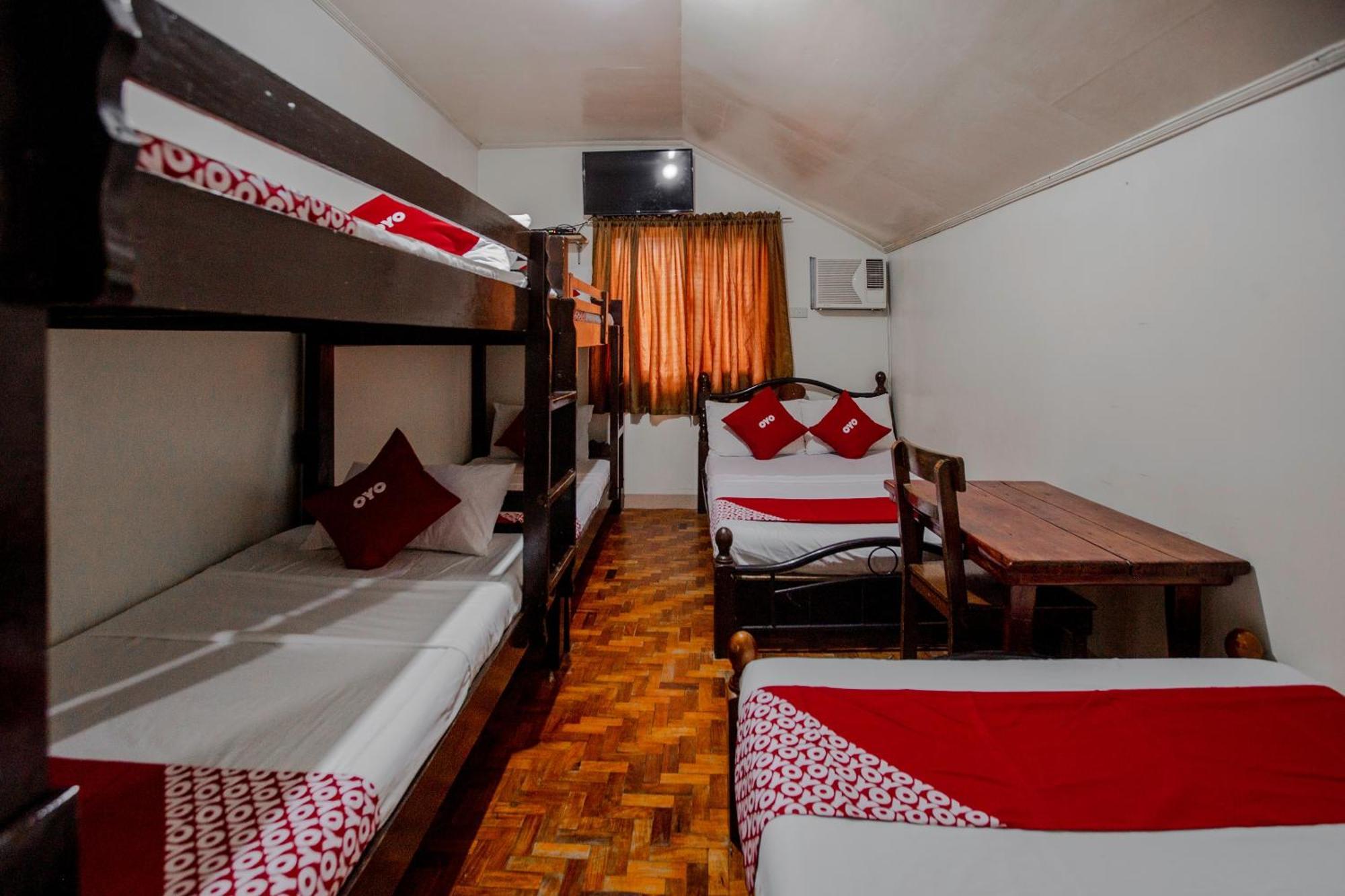 Oyo 741 Sierra Travellers Inn Tagaytay City Kültér fotó