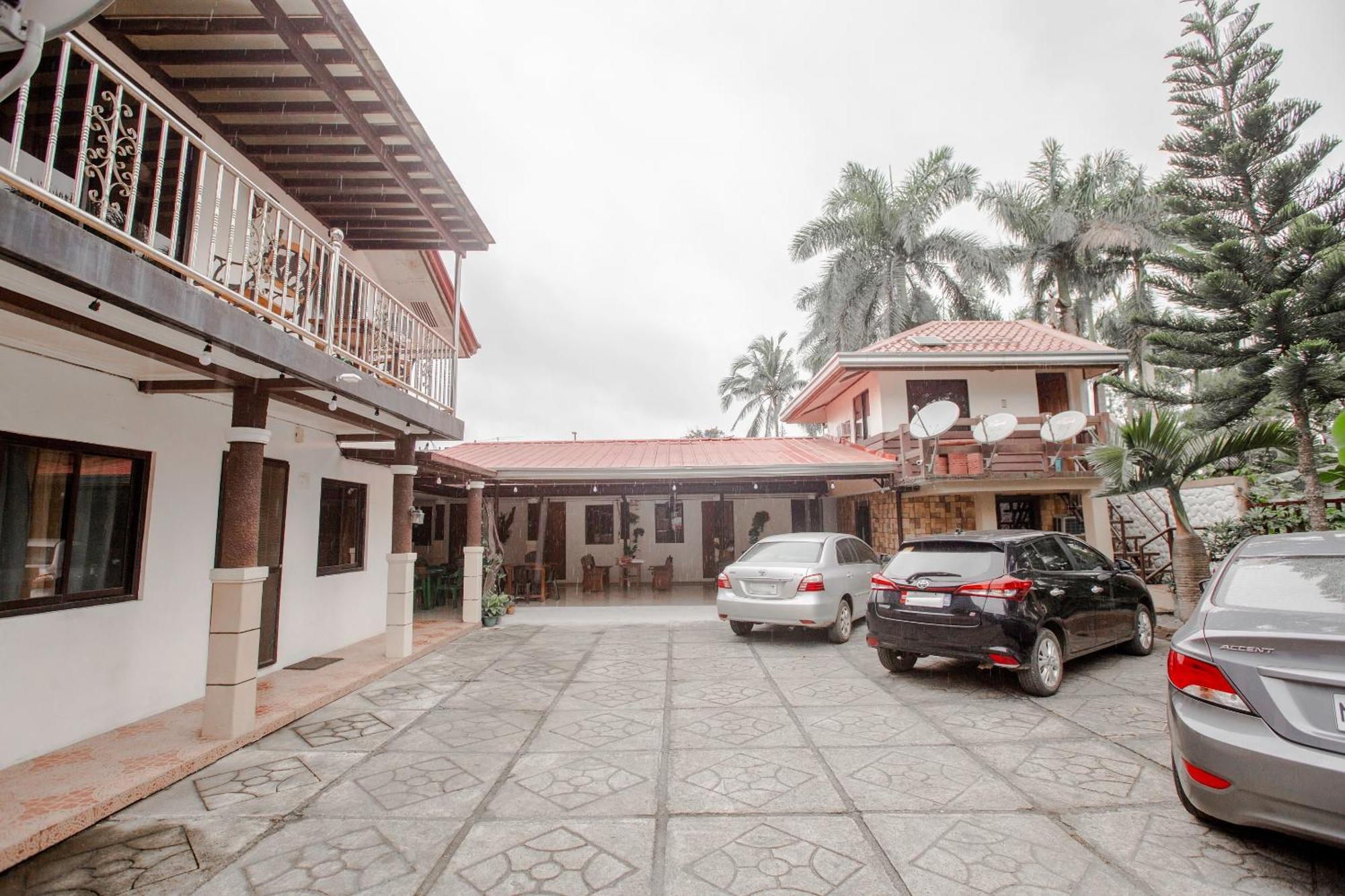 Oyo 741 Sierra Travellers Inn Tagaytay City Kültér fotó