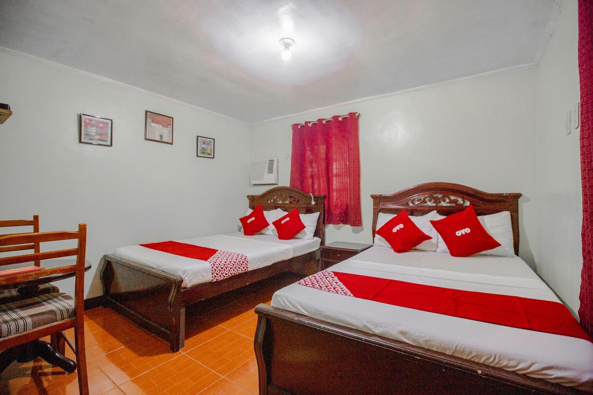 Oyo 741 Sierra Travellers Inn Tagaytay City Kültér fotó