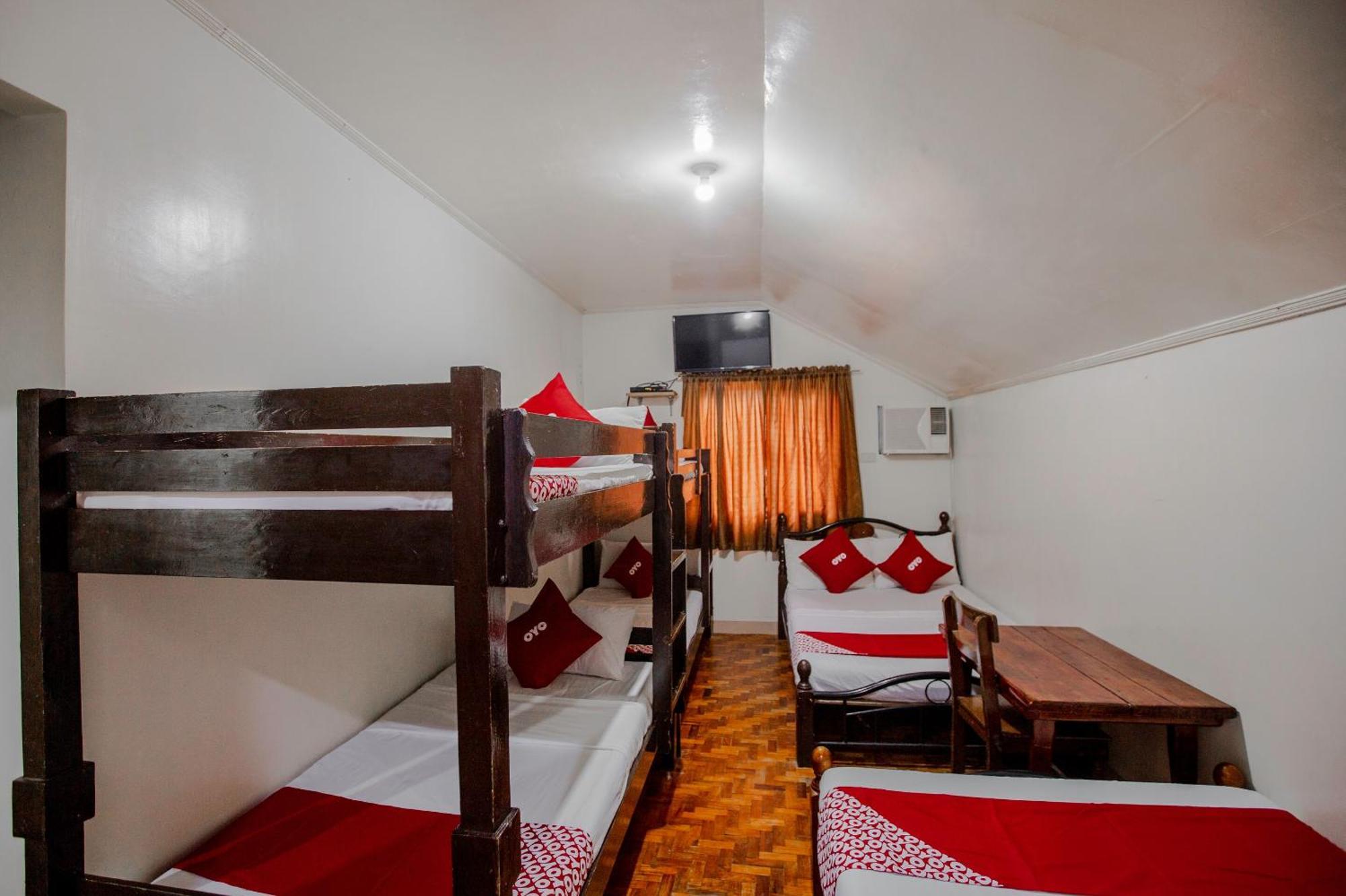 Oyo 741 Sierra Travellers Inn Tagaytay City Kültér fotó